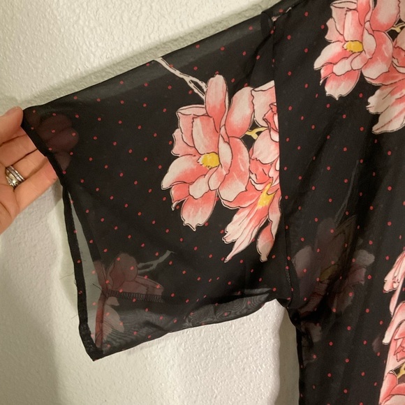 Gilli Kaftan Duster Length 3/4 Sleeve Black Floral One Size Pocket Front - Picture 4 of 8